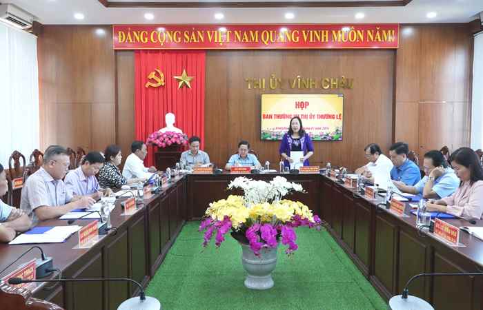 Vĩnh Châu: Họp Ban Thường vụ Thị ủy tháng 1 năm 2024         